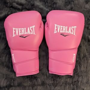 💗NWOT Everlast boxing gloves